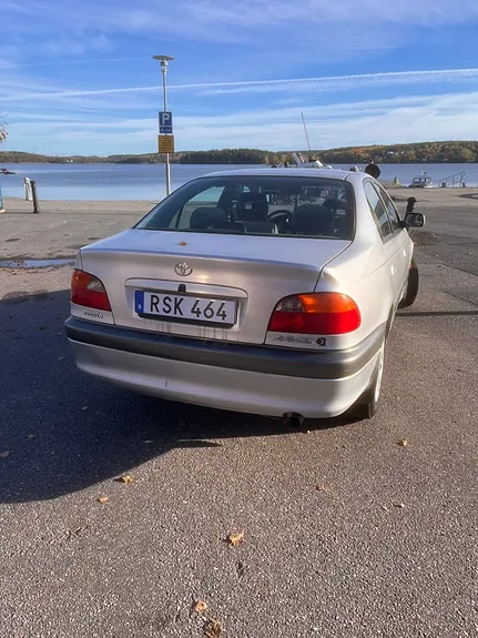 Toyota Avensis 2000 photo 3