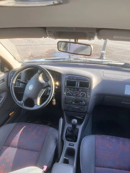 Toyota Avensis 2000 photo 4