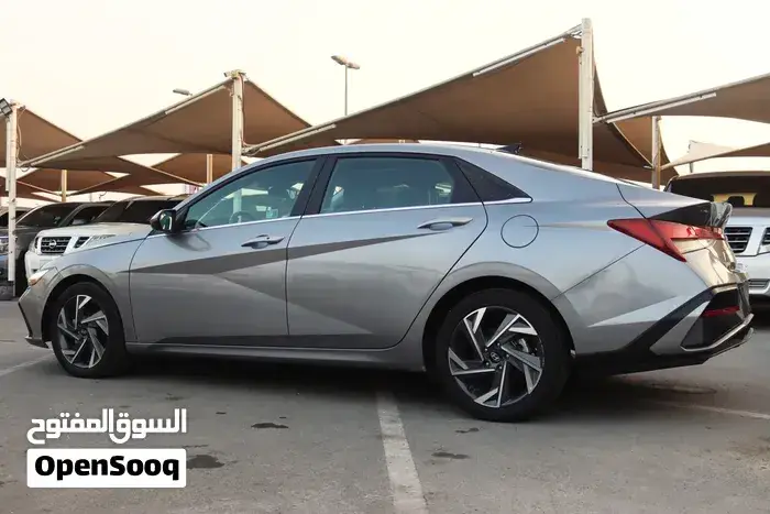 Hyundai Elantra 2025 photo 4