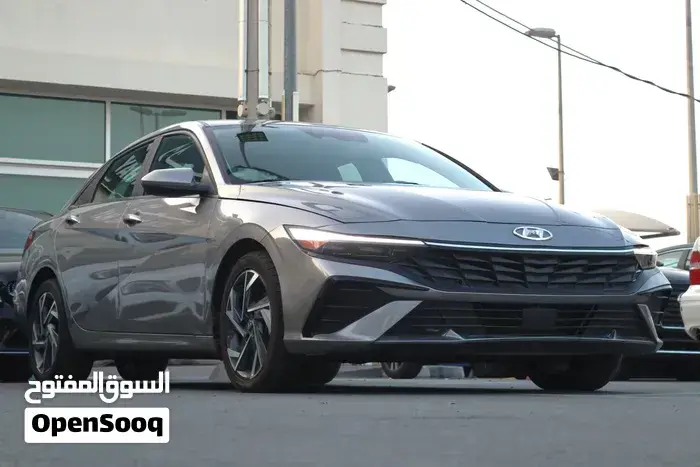 Hyundai Elantra 2025 photo 3