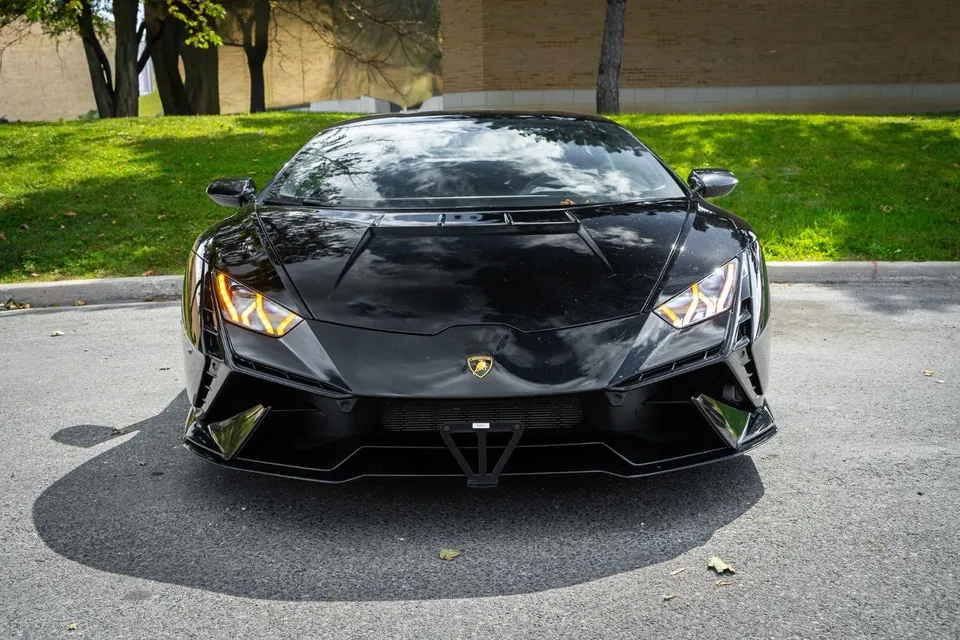 Lamborghini Huracan 2023 photo 2