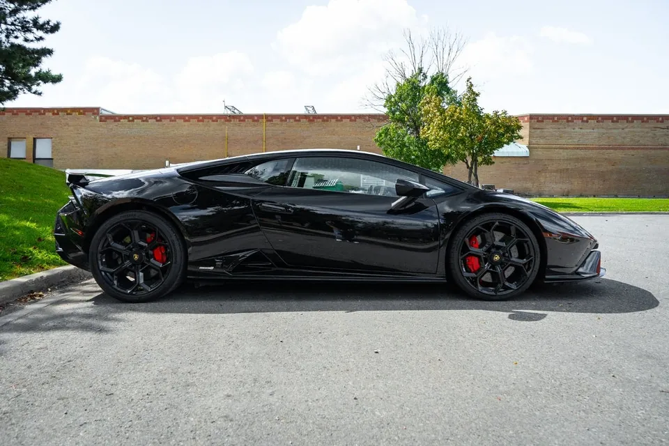 Lamborghini Huracan 2023 photo 4