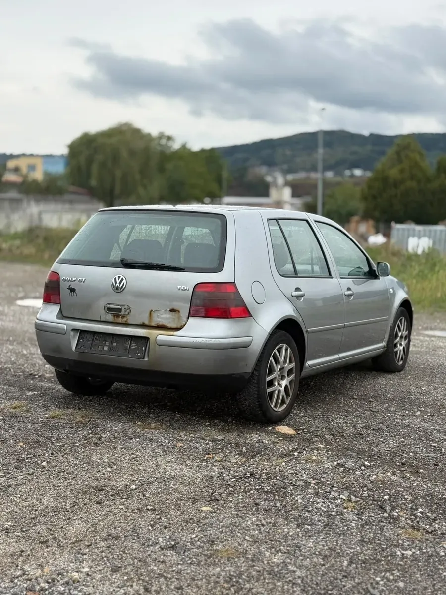 Volkswagen Golf 2003 photo 3