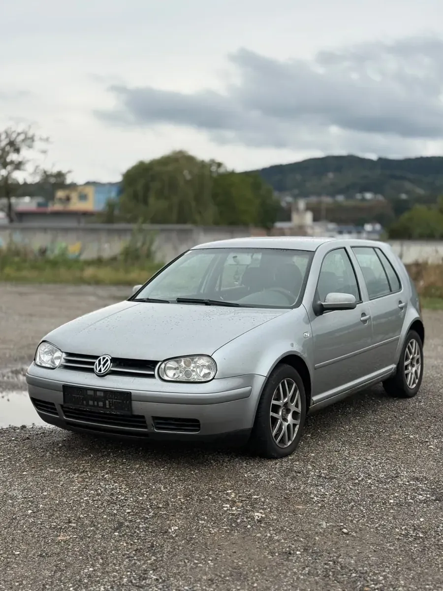 Volkswagen Golf 2003 photo 2
