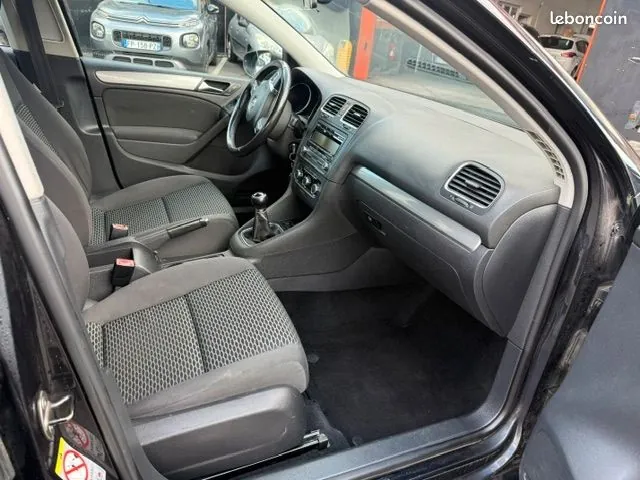 Volkswagen Golf 2010 photo 3