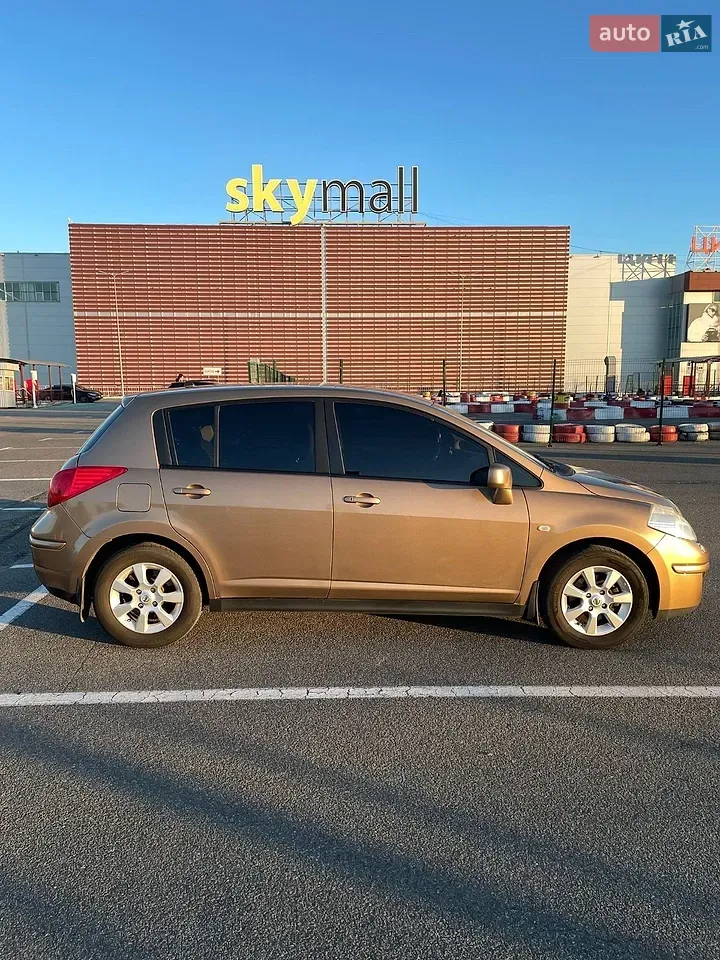 Nissan Tiida