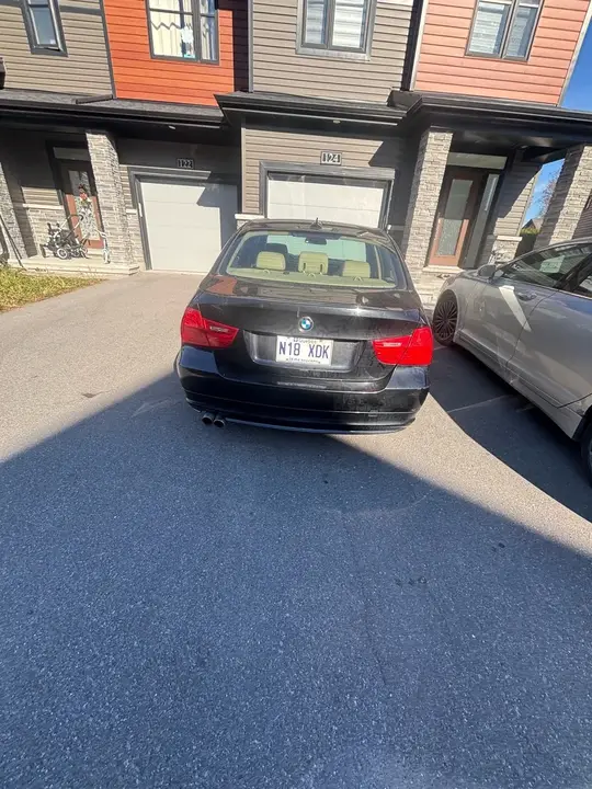 BMW 3 Series 2011 photo 3