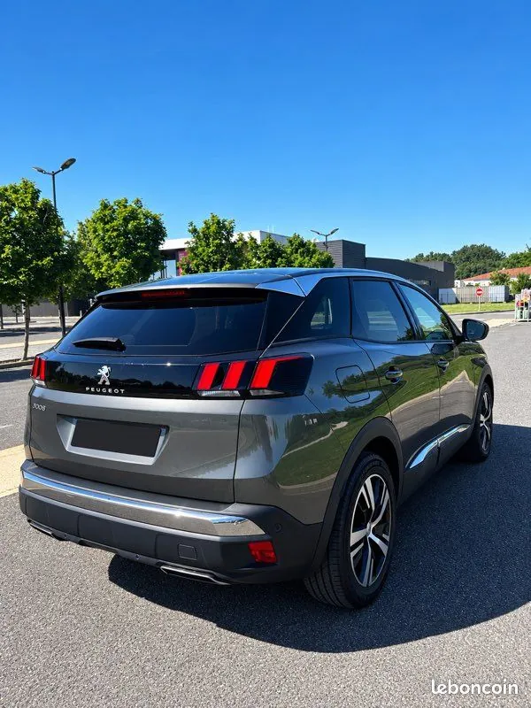 Peugeot 3008 2019 photo 2