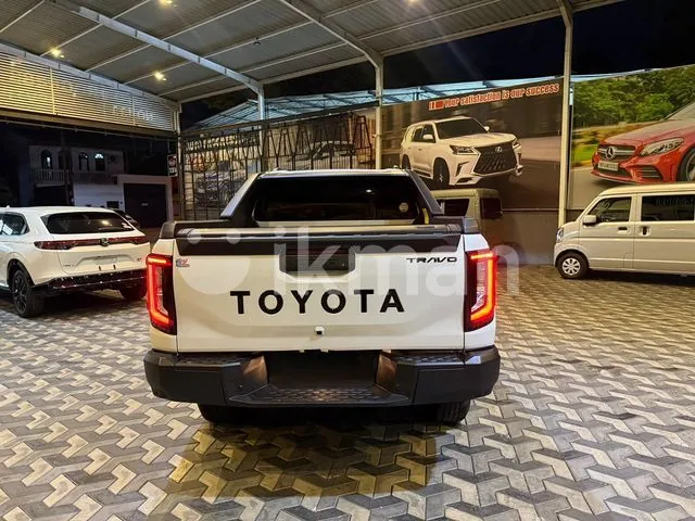 Toyota Hilux 2025 photo 3