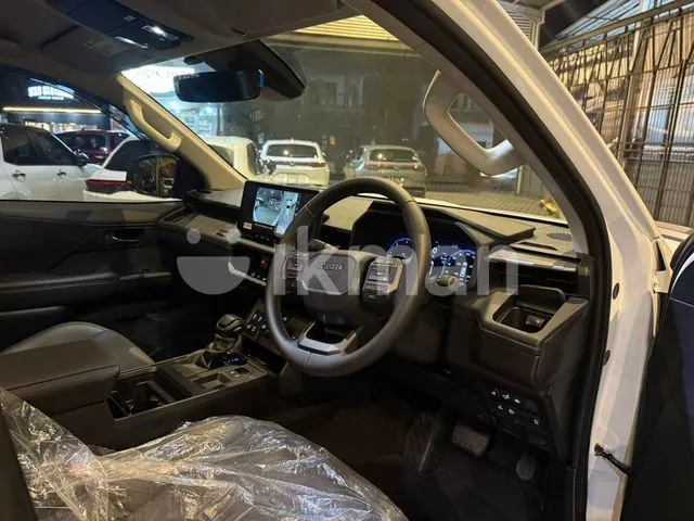 Toyota Hilux 2025 photo 4