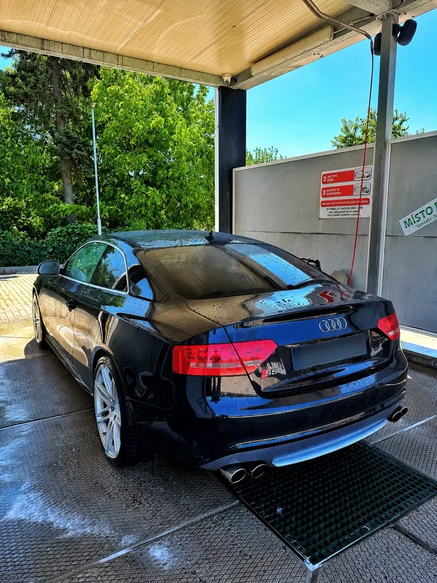 Audi A5 2009 photo 2