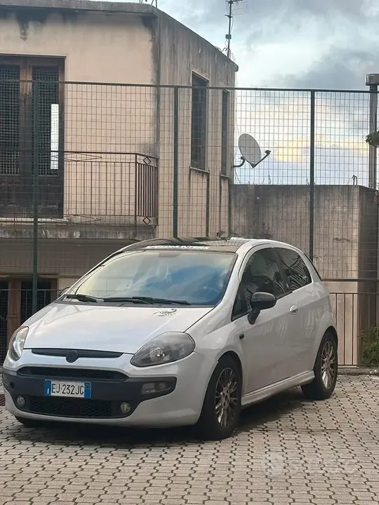 Fiat Punto Evo 2011 photo 4