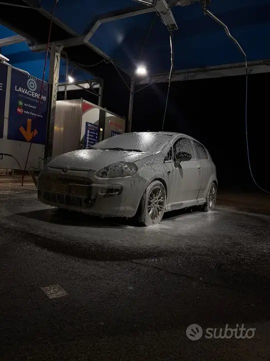 Fiat Punto Evo 2011 photo 2
