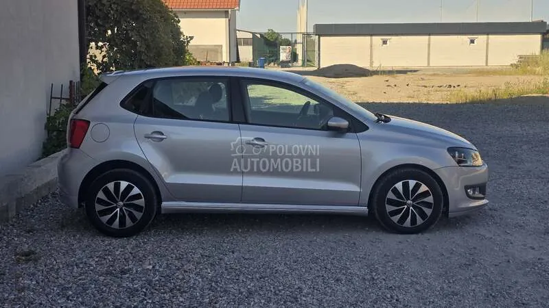 Volkswagen Polo 2015 photo 4