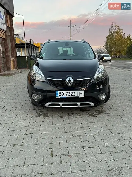 Renault Scenic 2014 photo 2
