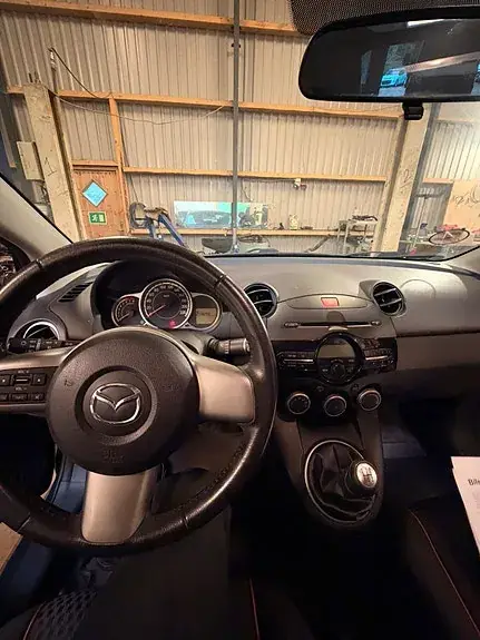 Mazda 2 2012 photo 5