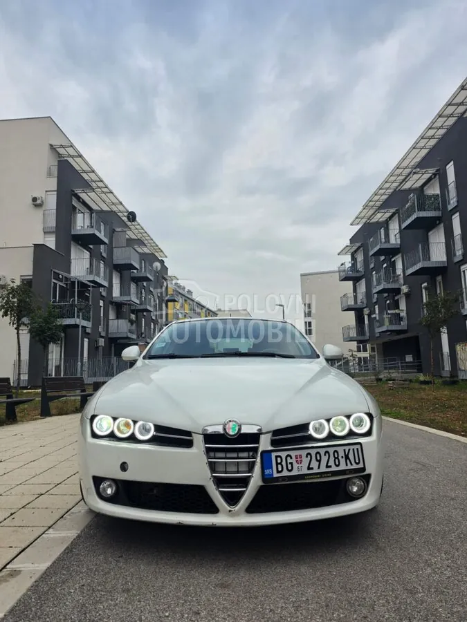 Alfa Romeo 159 2008 photo 3