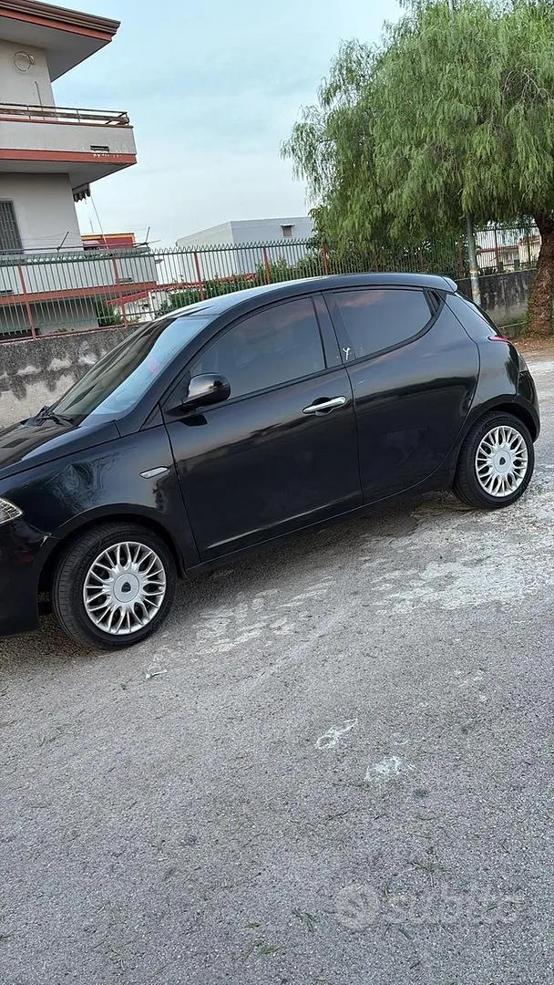 Lancia Ypsilon 2012 photo 4