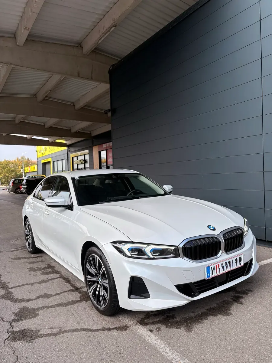 BMW 3 Series 2024 photo 3