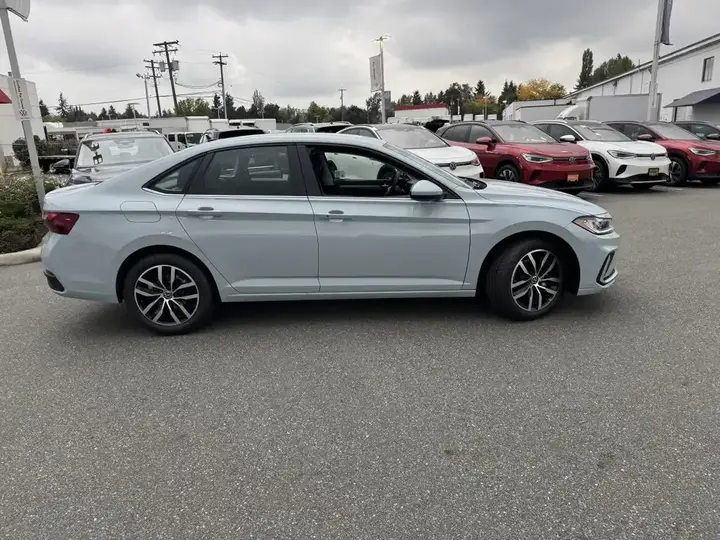 Volkswagen Jetta 2026 photo 3