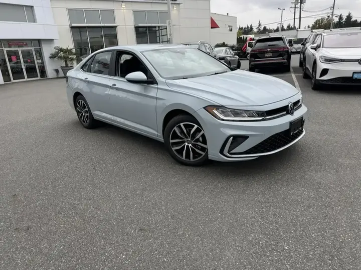 Volkswagen Jetta 2026 photo 2
