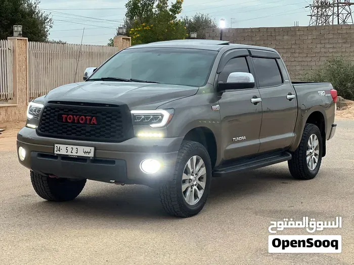 Toyota Tundra 2010 photo 2