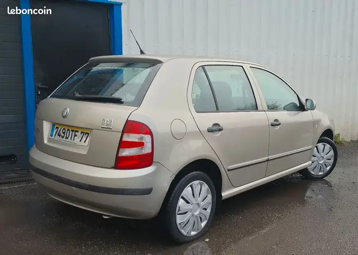 Skoda Fabia 2005 photo 3