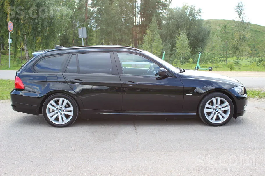 BMW 318 2010 photo 4