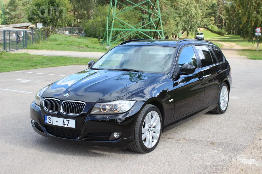 BMW 318 2010 photo 3