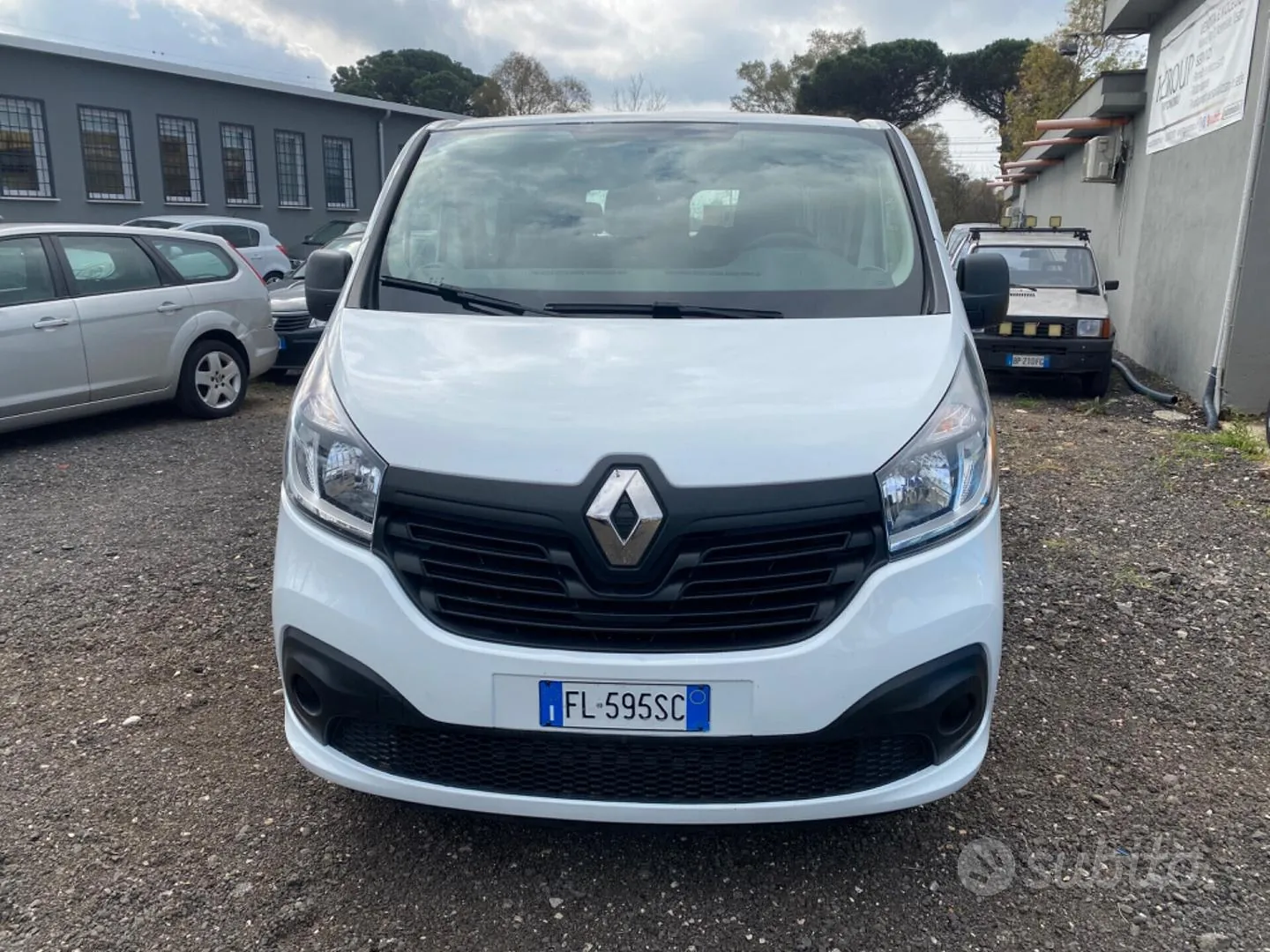 Renault Trafic 2017 photo 2