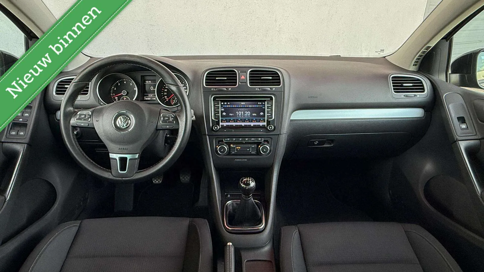 Volkswagen Golf 2010 photo 3