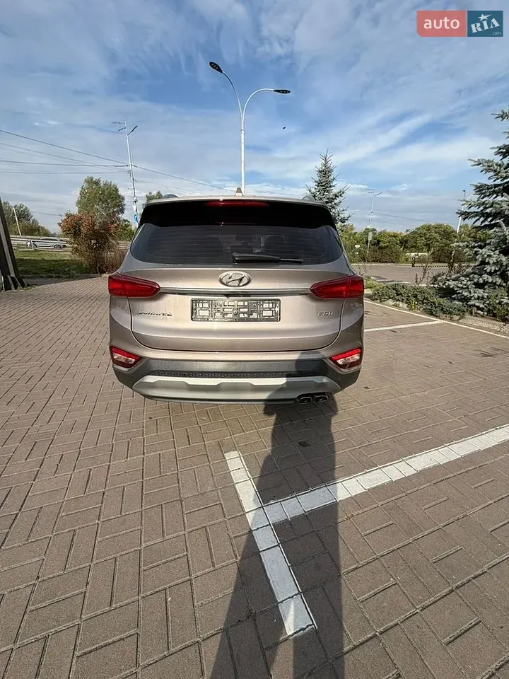 Hyundai Santa Fe 2018 photo 3