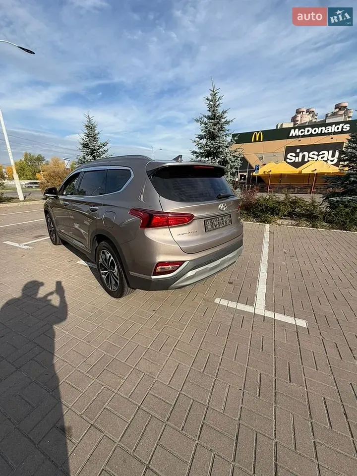 Hyundai Santa Fe 2018 photo 2