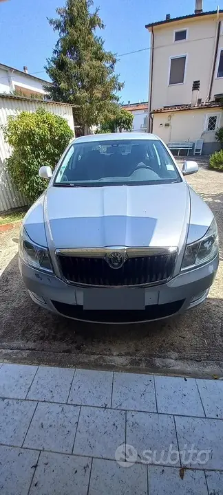 Skoda Octavia 2011 photo 2