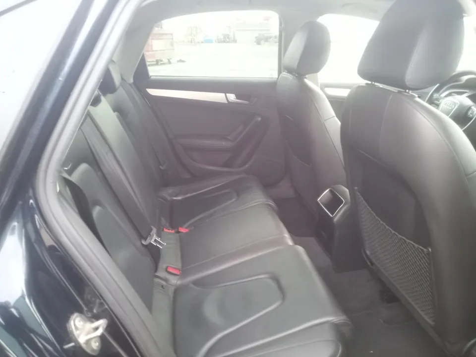 Audi A4 2010 photo 4