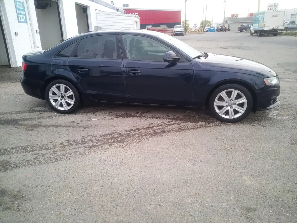 Audi A4 2010 photo 3