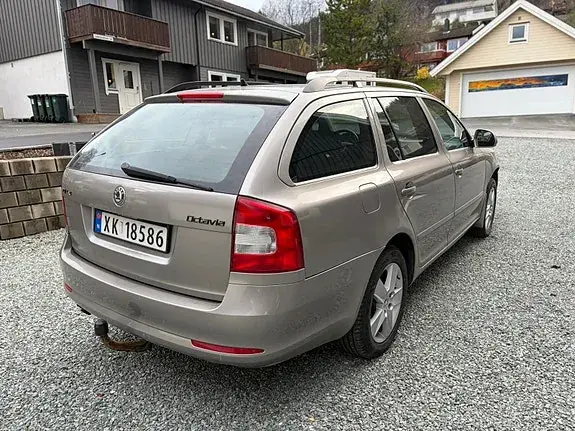 Skoda Octavia 2010 photo 5