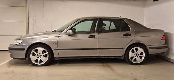 Saab 9-5 2002 photo 2