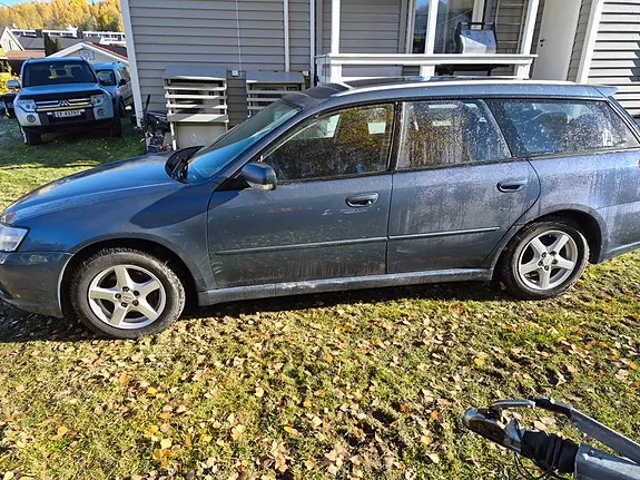 Subaru Legacy 2005 photo 3