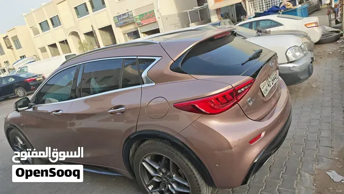 Infiniti Q30