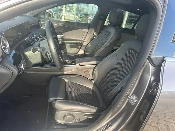 Mercedes-Benz Cla 250 E 2023 photo 3