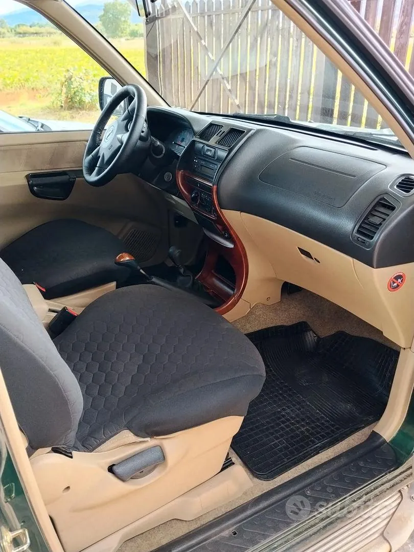 Nissan Terrano Ii 2004 photo 3