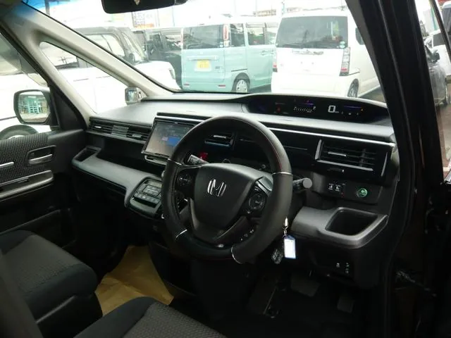 Honda Stepwgn Sparda 2015 photo 5