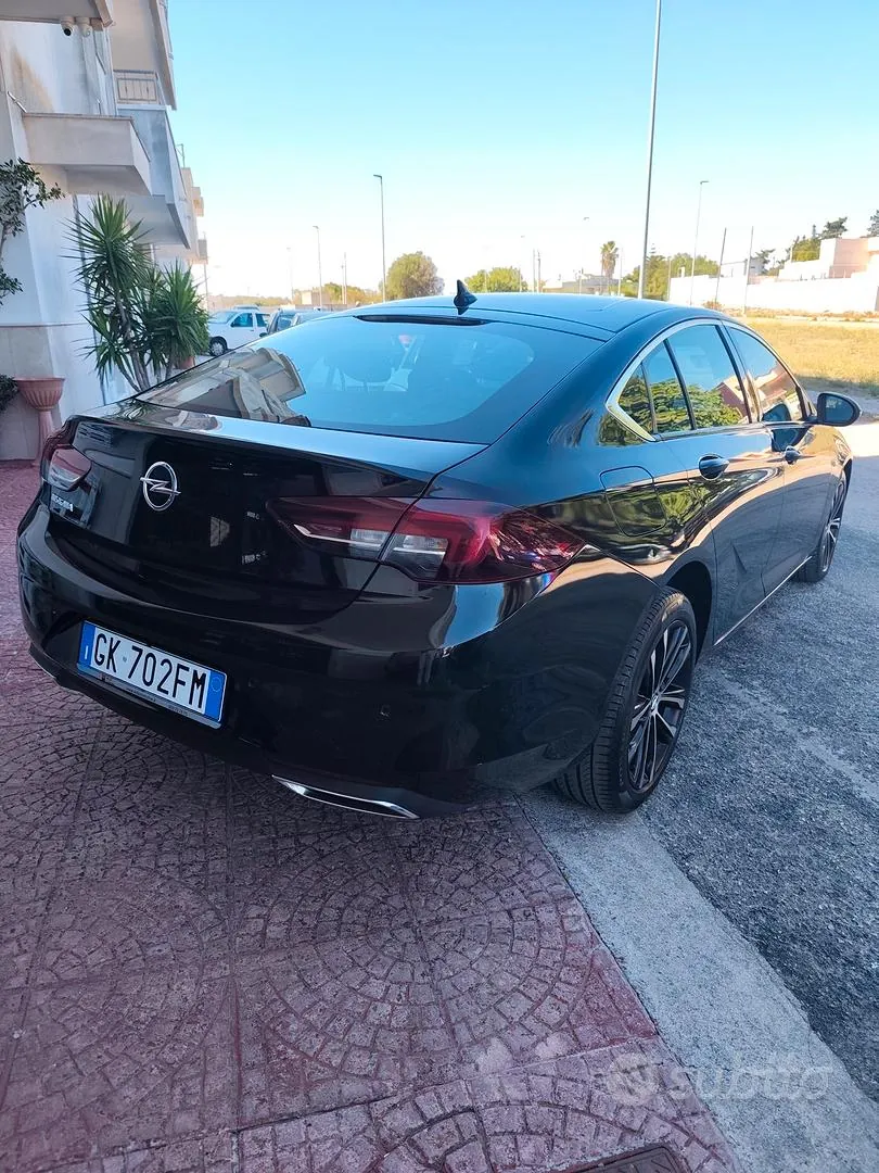 Opel Insignia 2022 photo 2