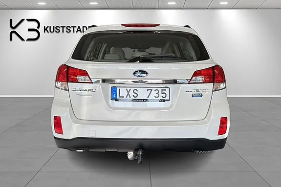 Subaru Outback 2011 photo 4