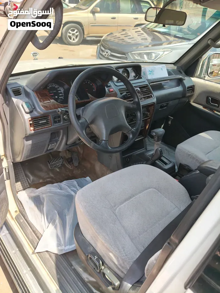 Mitsubishi Pajero 2000 photo 2