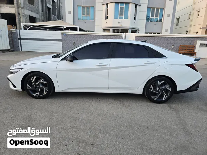 Hyundai Elantra 2024 photo 3