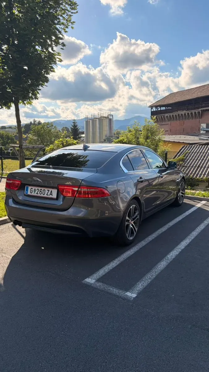 Jaguar Xe