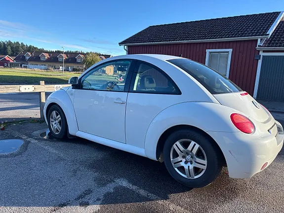 Volkswagen New Beetle 1999 photo 2
