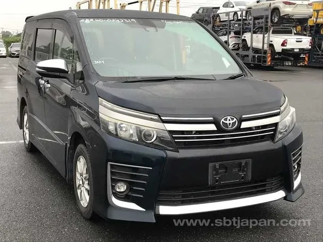 Toyota Voxy Zs